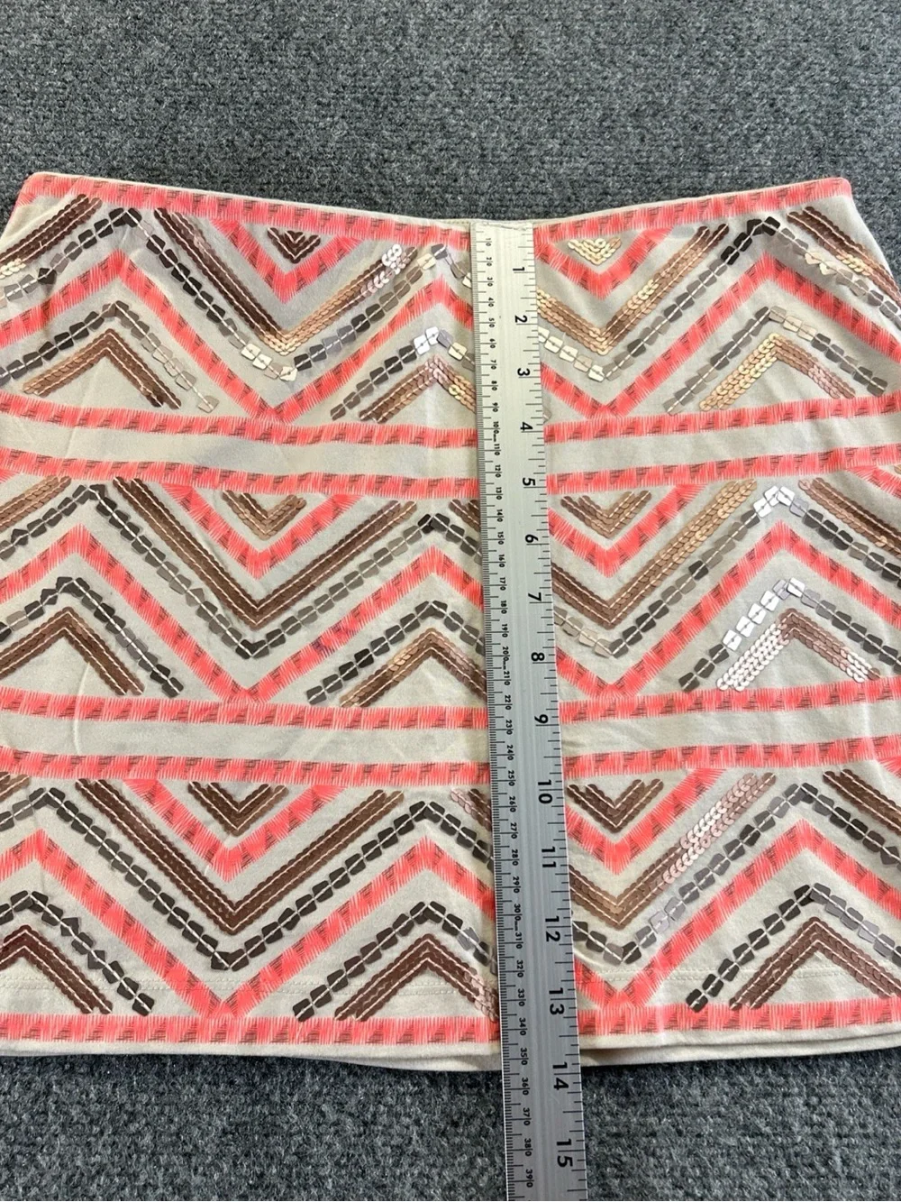 Express Coral Chevron Sequin Mini Skirt women’s small 1621 - Picture 2 of 5
